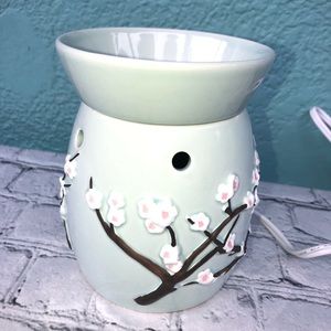 Scentsy Full Size Warmer - Cherry Blossom 🍒